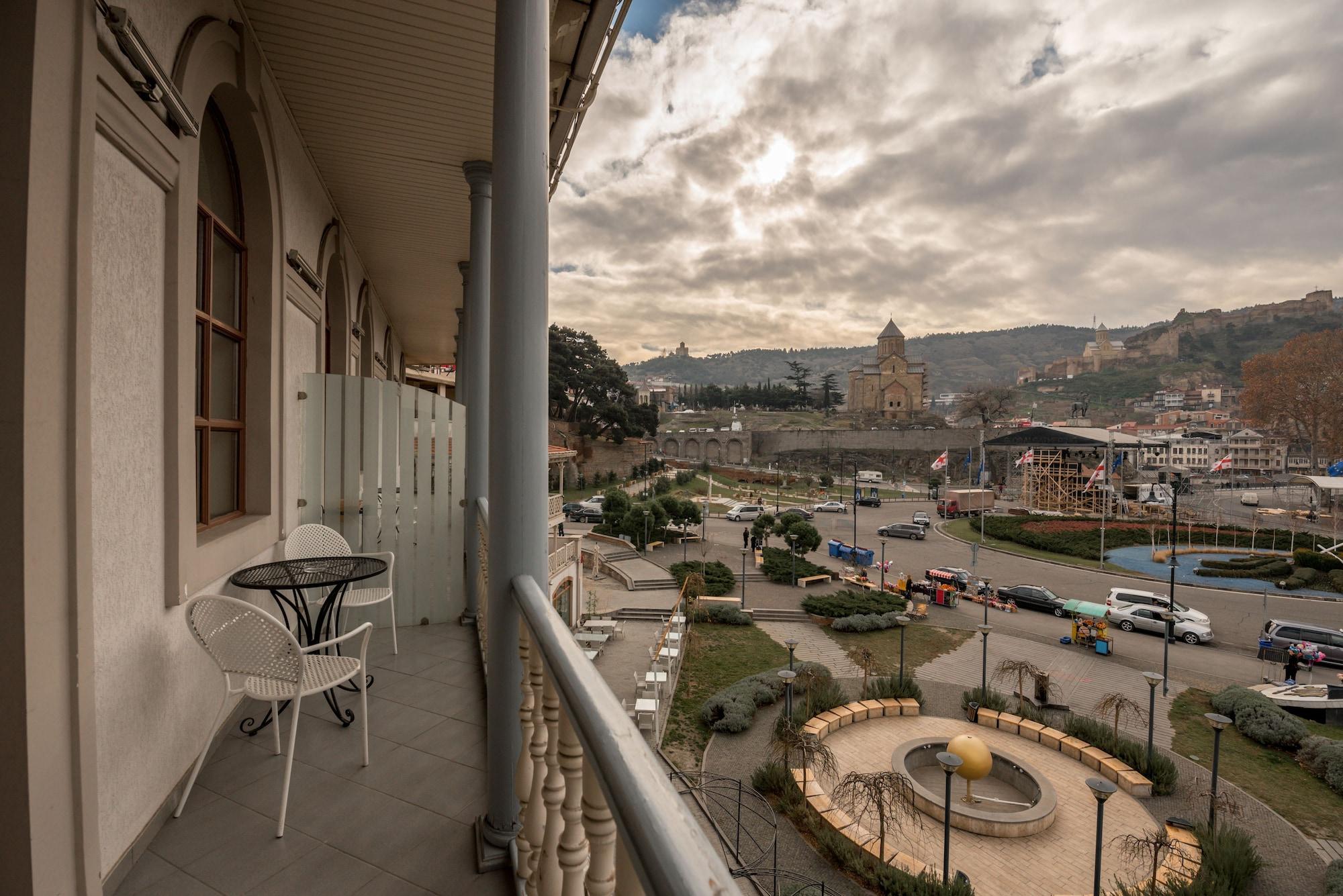 Hotel Rikhe Monika Tbilisi Buitenkant foto