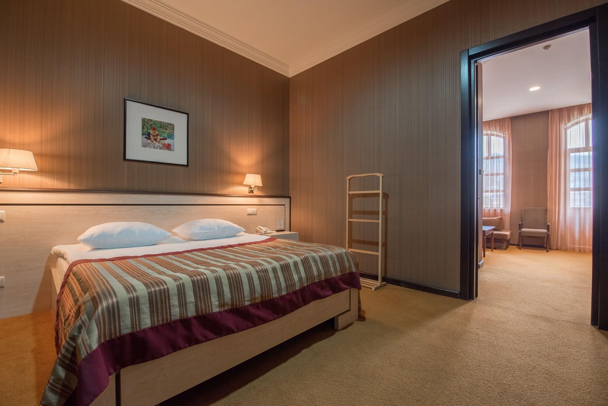 Hotel Rikhe Monika Tbilisi Buitenkant foto