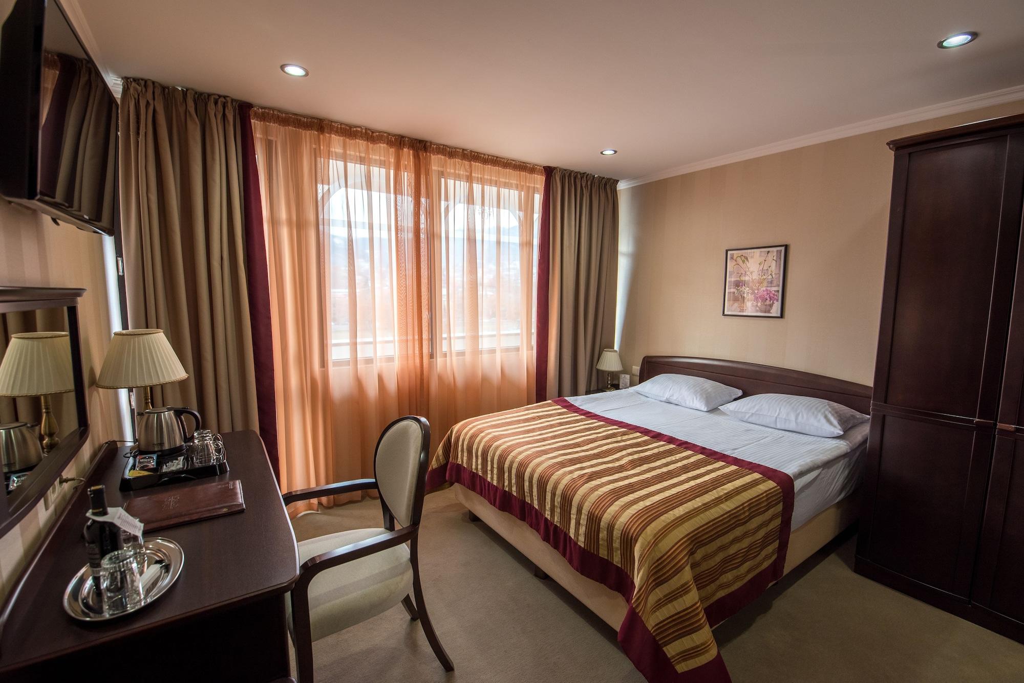 Hotel Rikhe Monika Tbilisi Buitenkant foto
