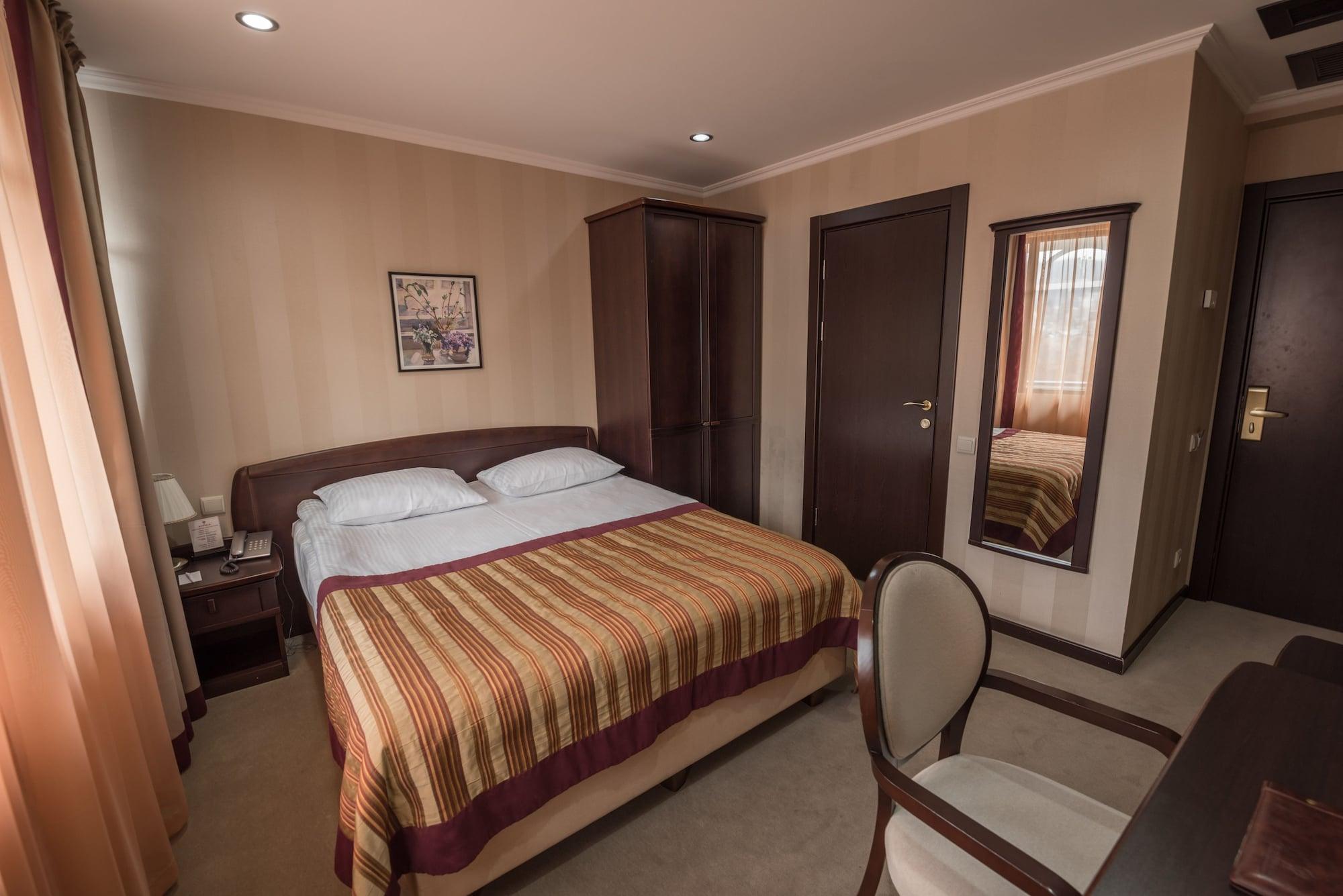 Hotel Rikhe Monika Tbilisi Buitenkant foto
