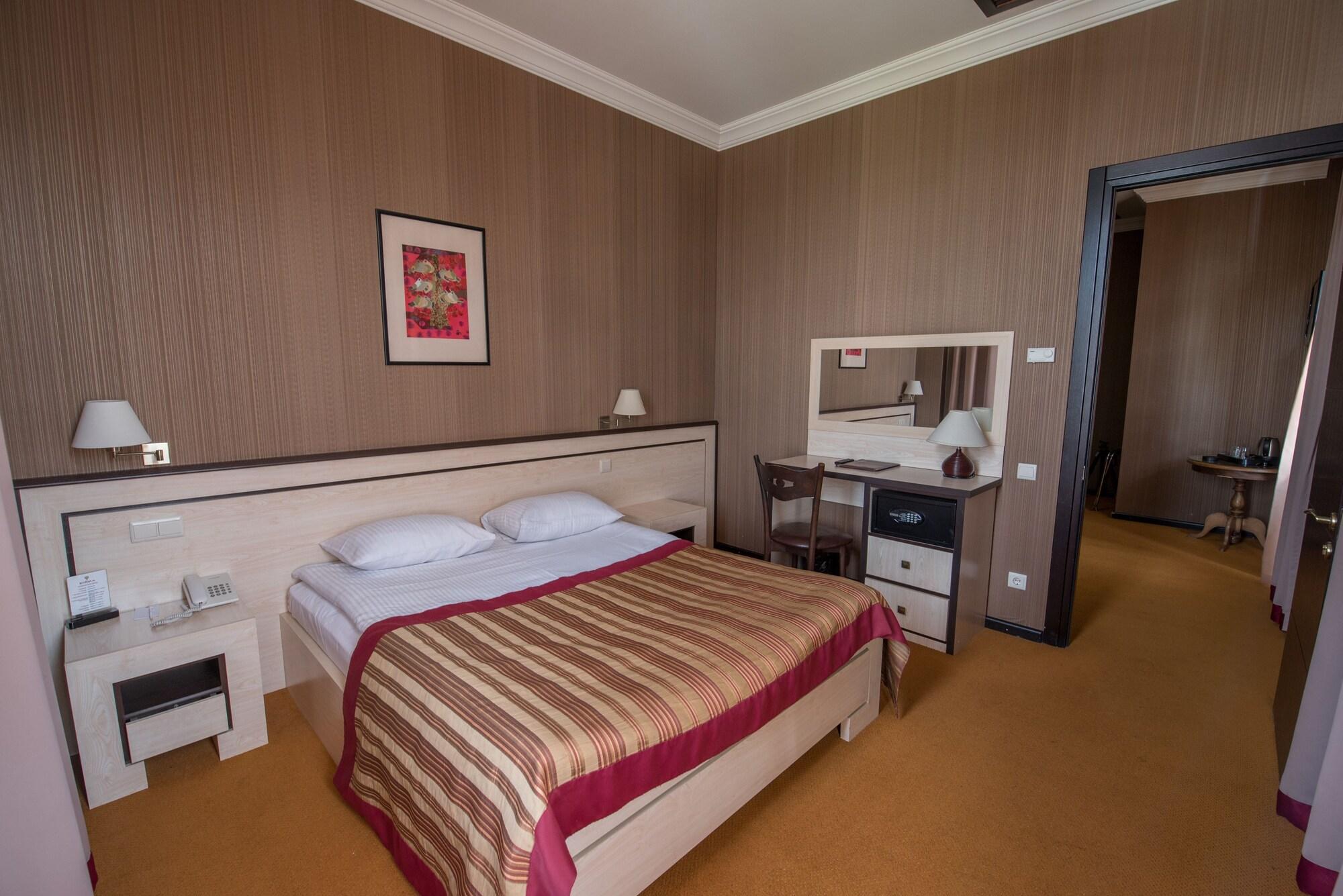 Hotel Rikhe Monika Tbilisi Buitenkant foto
