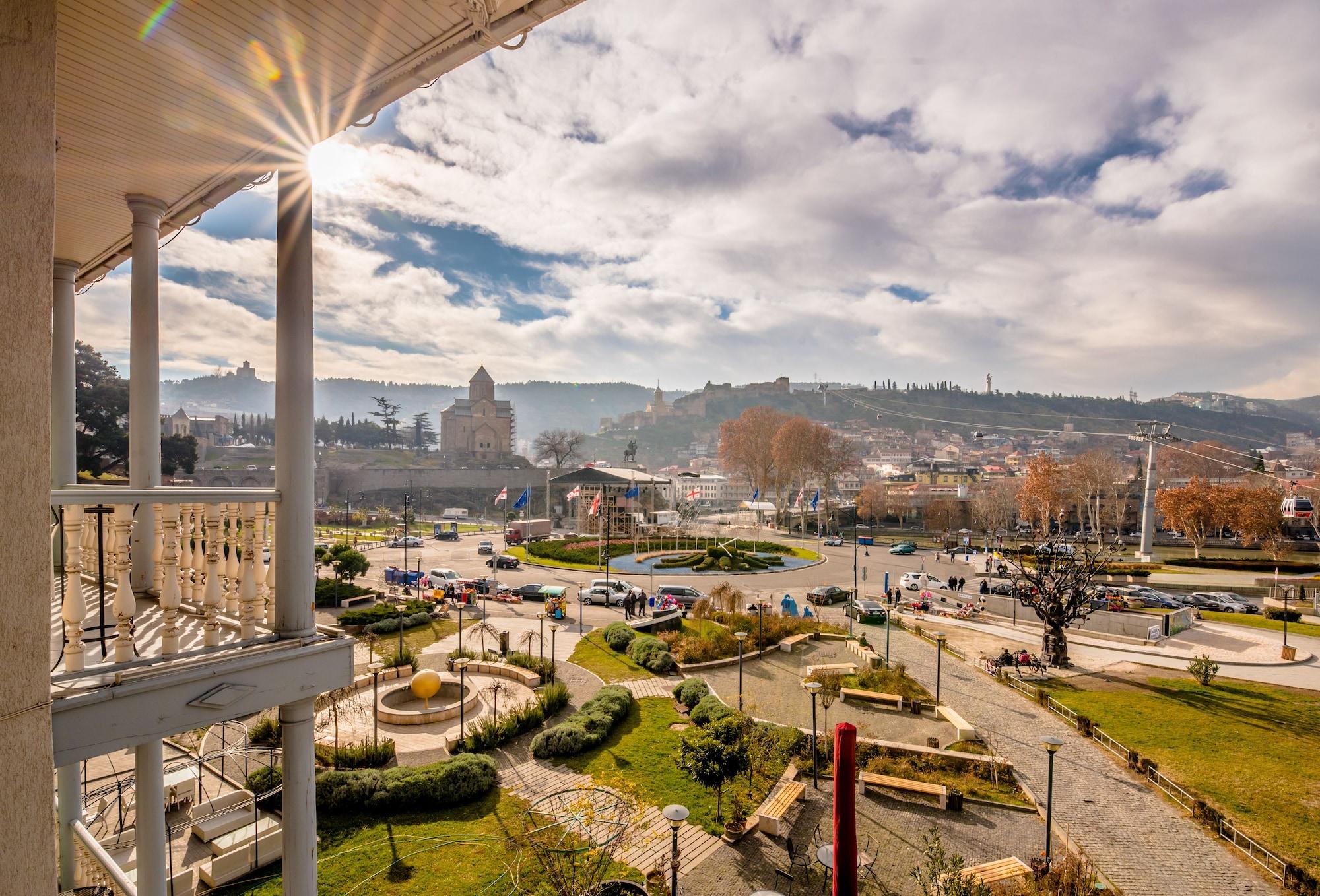Hotel Rikhe Monika Tbilisi Buitenkant foto