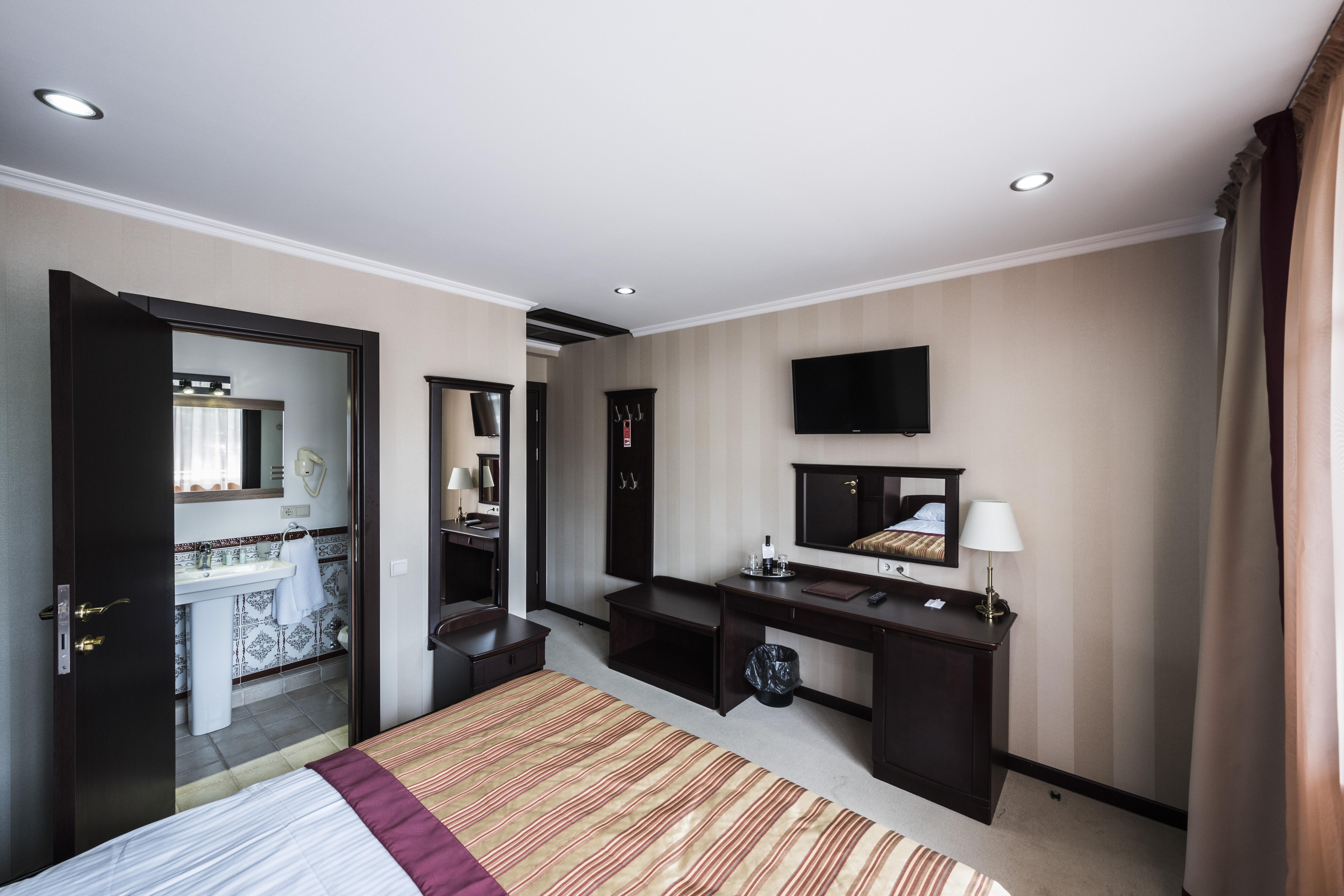 Hotel Rikhe Monika Tbilisi Buitenkant foto
