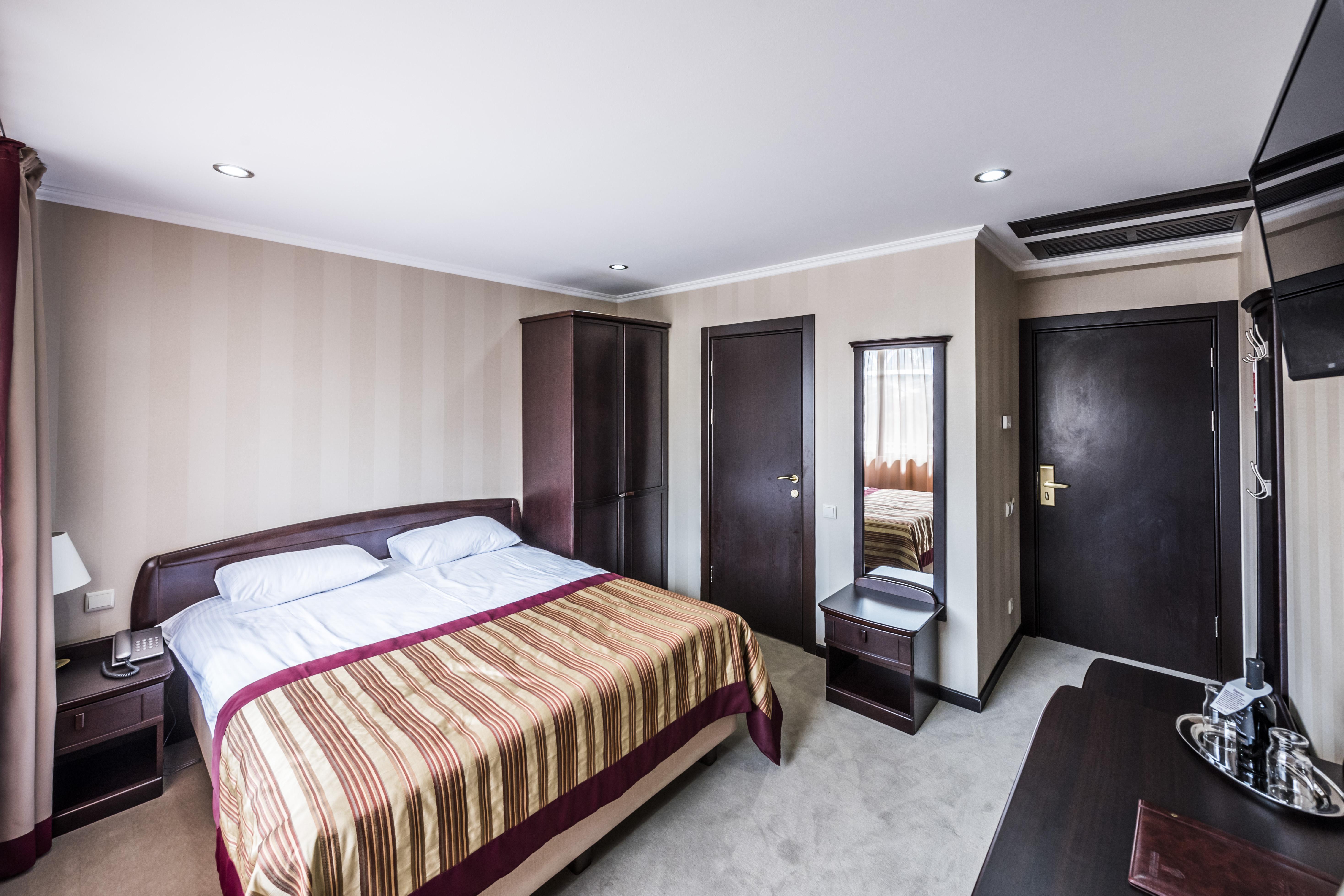Hotel Rikhe Monika Tbilisi Buitenkant foto