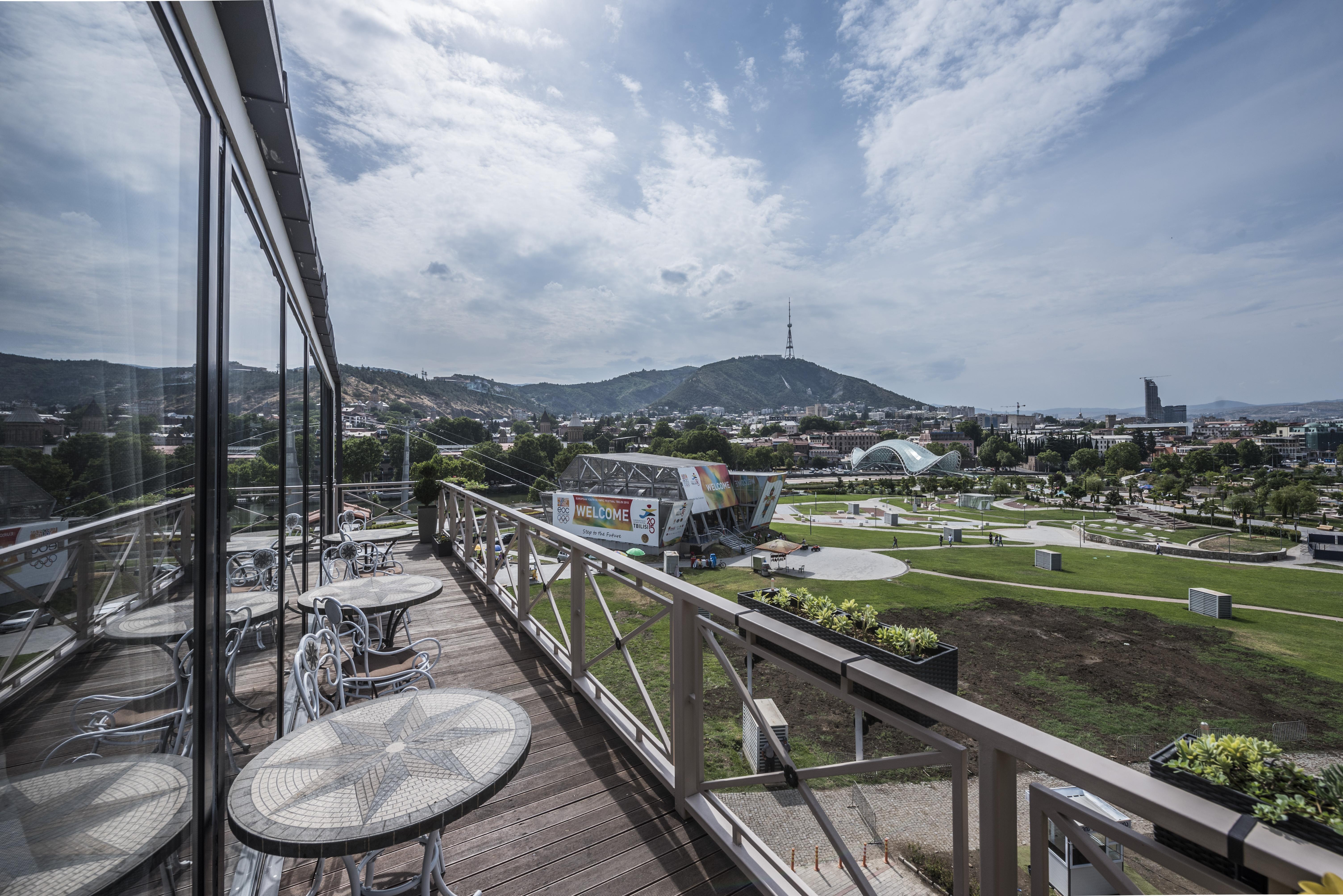 Hotel Rikhe Monika Tbilisi Buitenkant foto