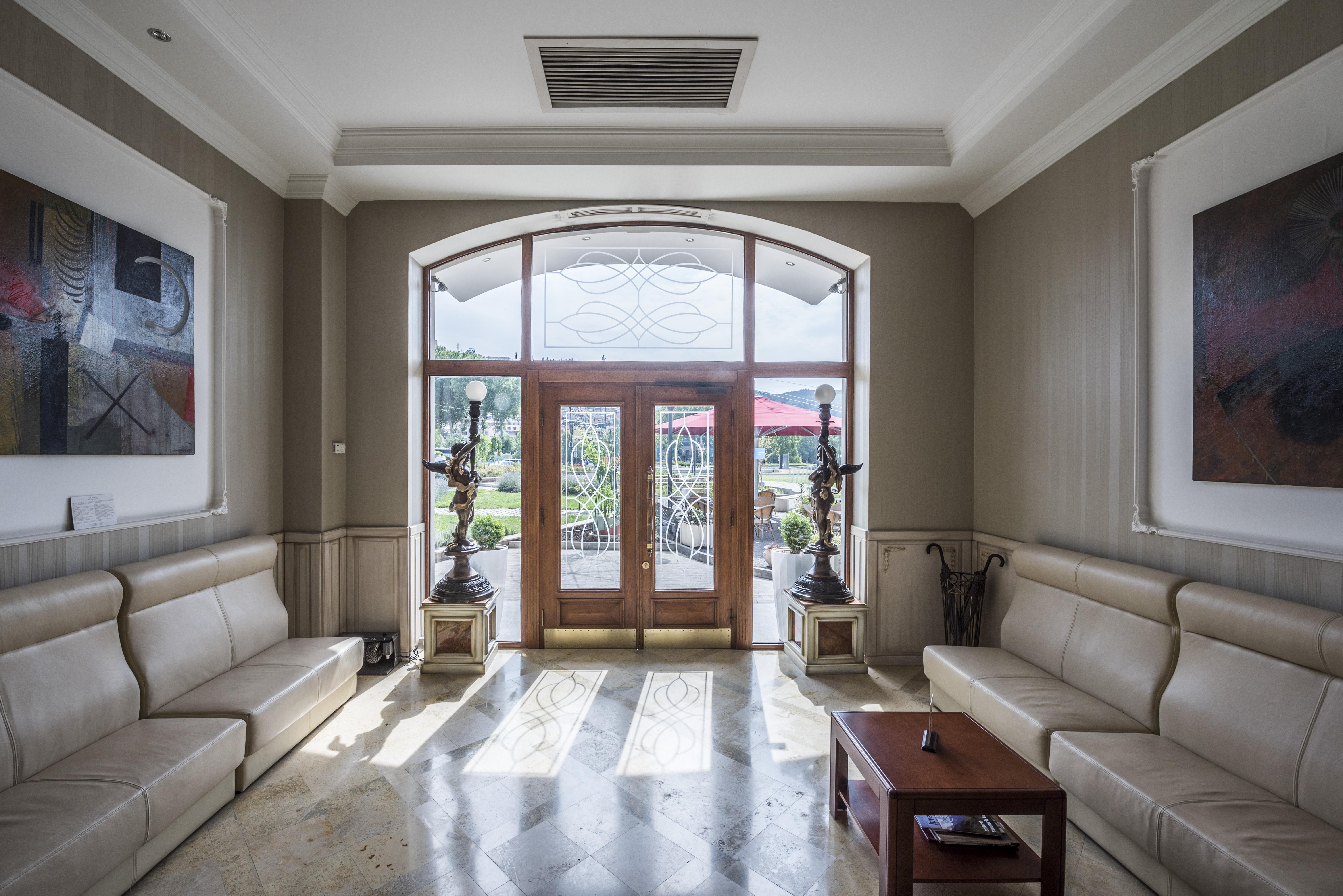 Hotel Rikhe Monika Tbilisi Buitenkant foto