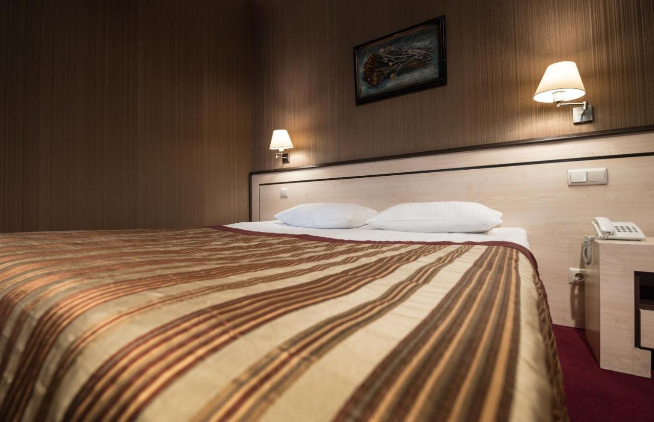 Hotel Rikhe Monika Tbilisi Buitenkant foto