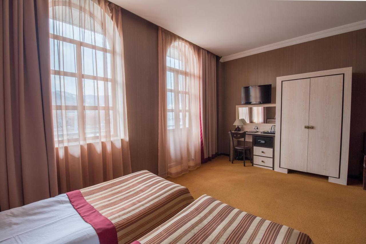 Hotel Rikhe Monika Tbilisi Buitenkant foto