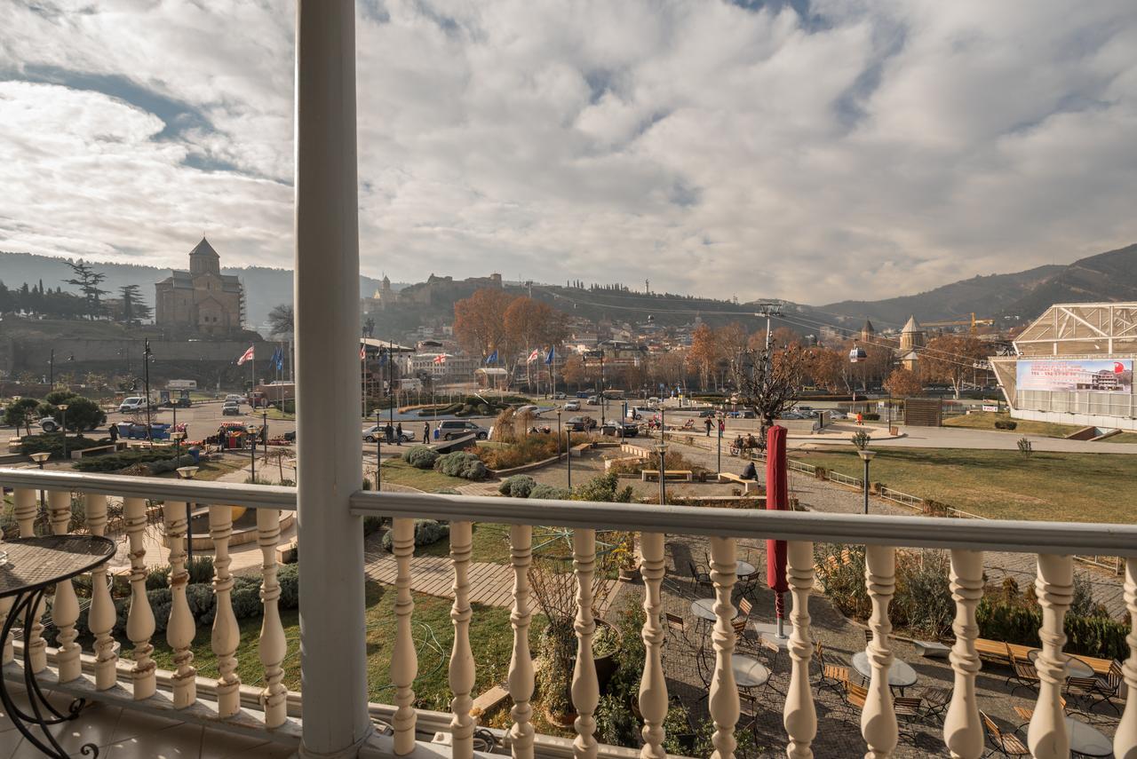 Hotel Rikhe Monika Tbilisi Buitenkant foto