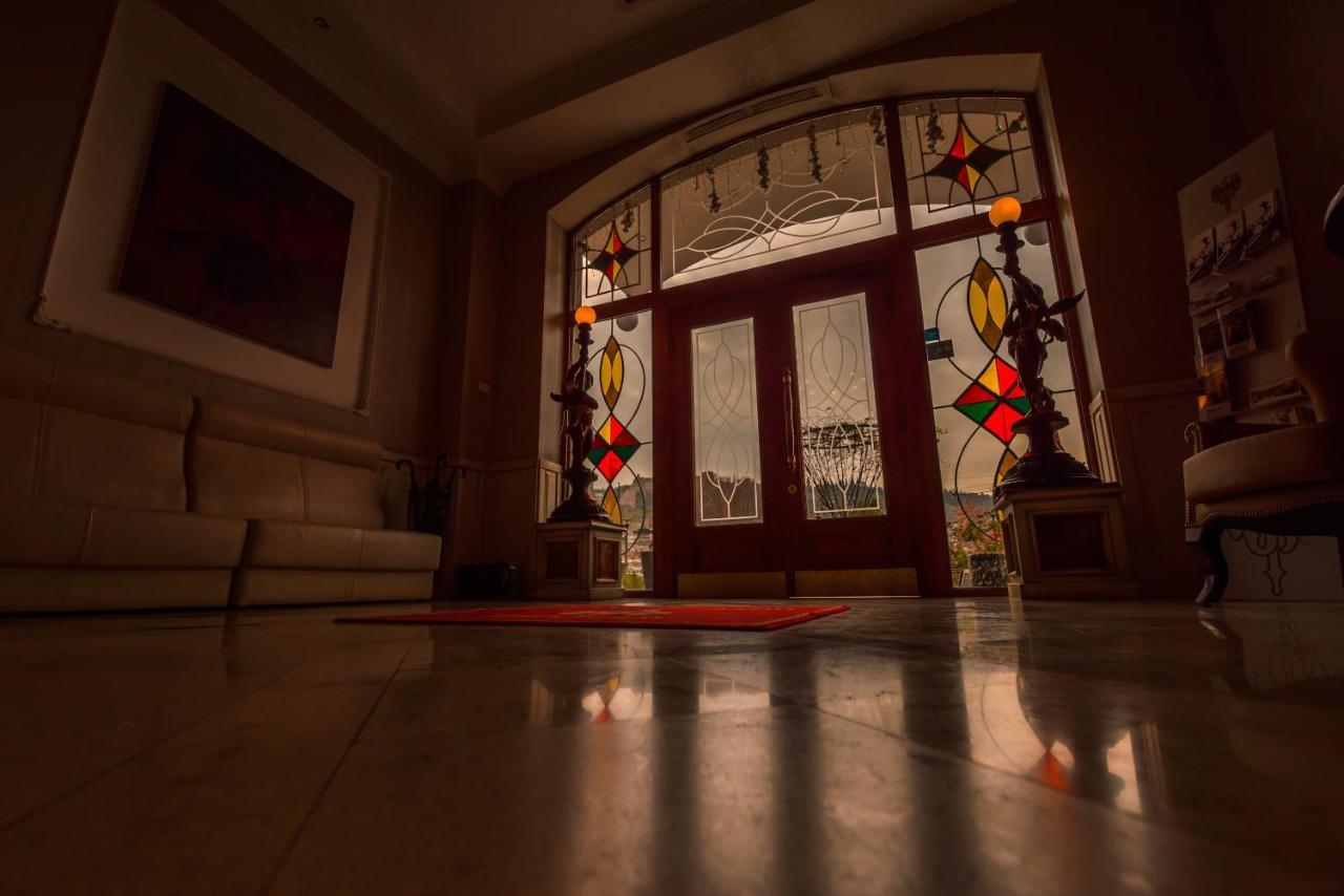 Hotel Rikhe Monika Tbilisi Buitenkant foto