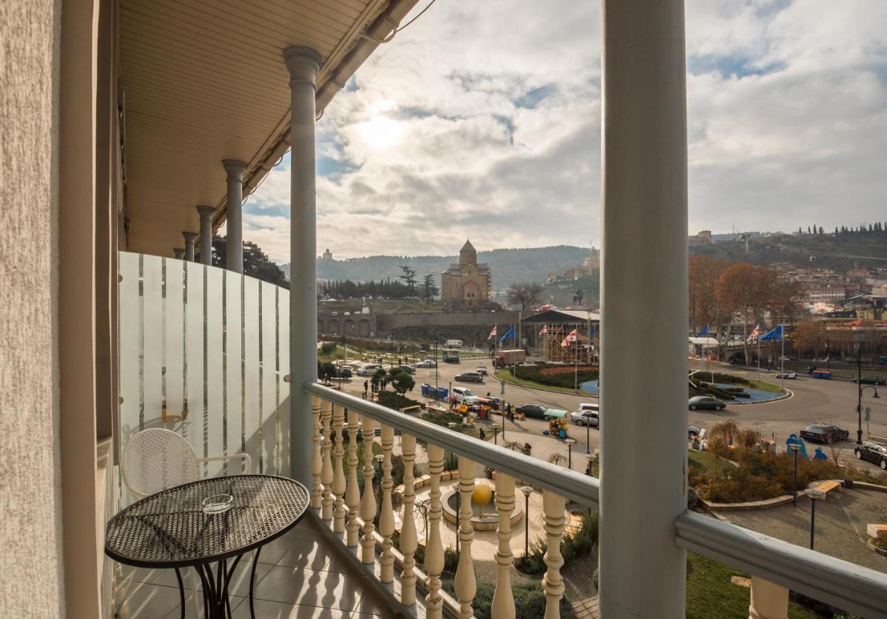Hotel Rikhe Monika Tbilisi Buitenkant foto