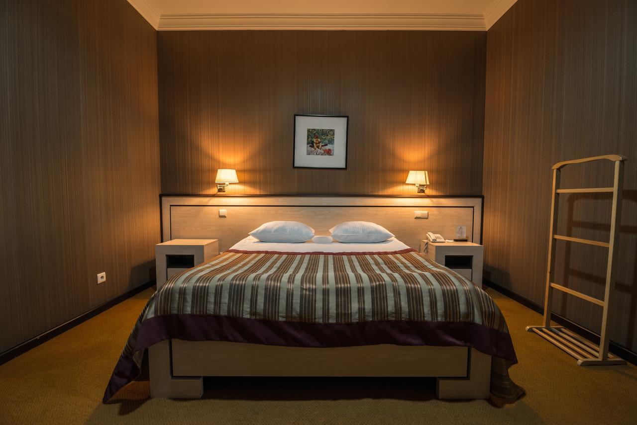 Hotel Rikhe Monika Tbilisi Buitenkant foto